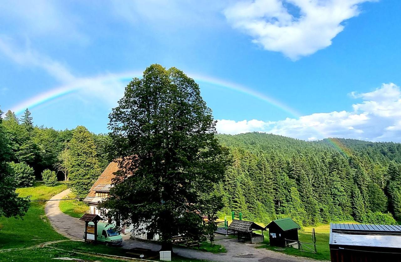 Planinski Dom Na Travni Gori Sodrazica Exteriér fotografie