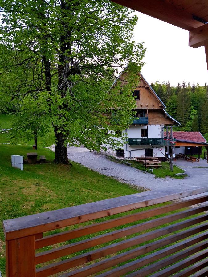 Planinski Dom Na Travni Gori Sodrazica Exteriér fotografie
