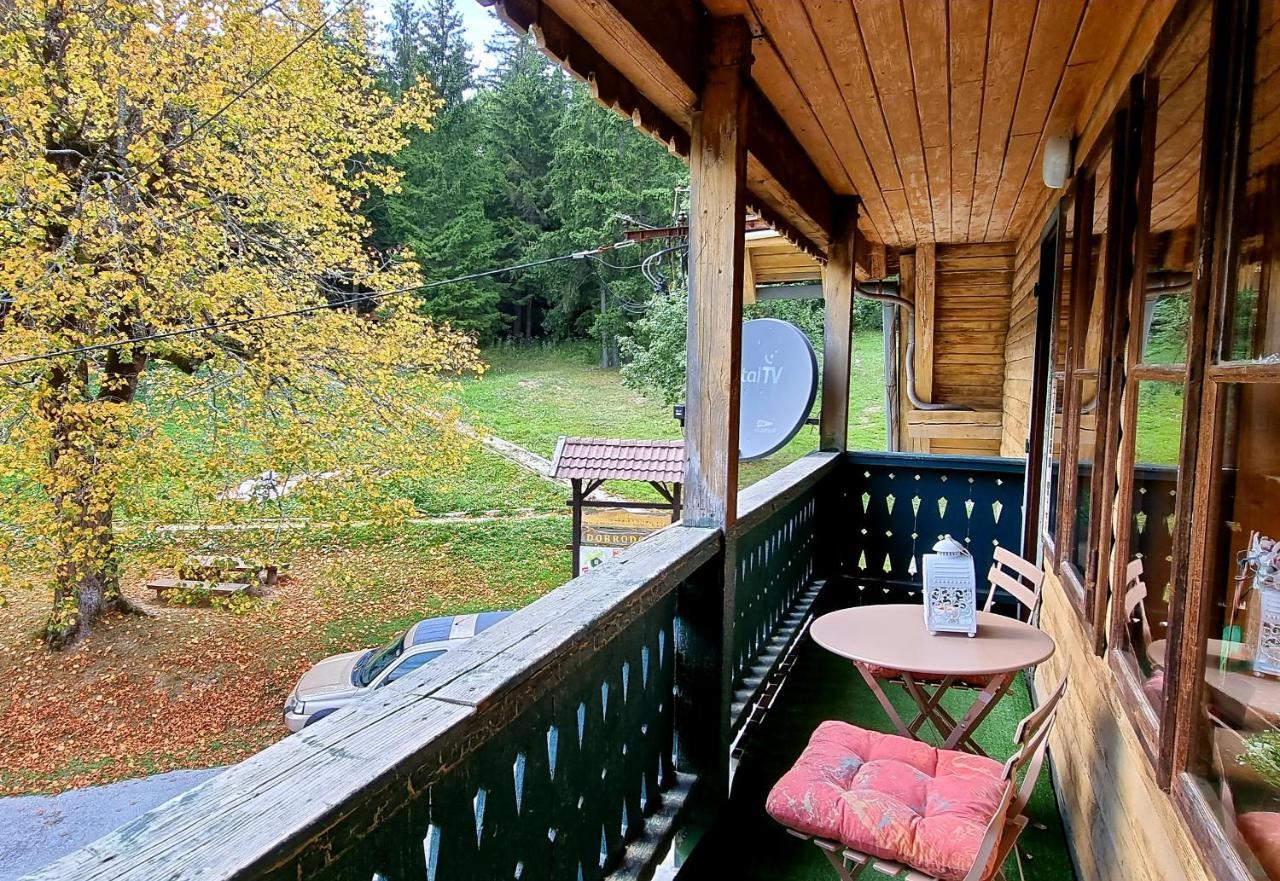 Planinski Dom Na Travni Gori Sodrazica Exteriér fotografie