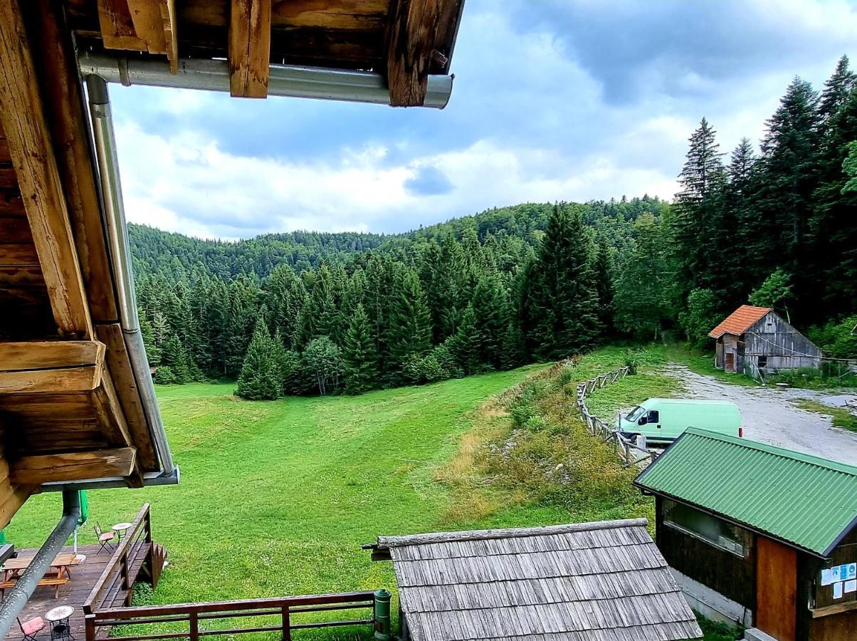 Planinski Dom Na Travni Gori Sodrazica Exteriér fotografie