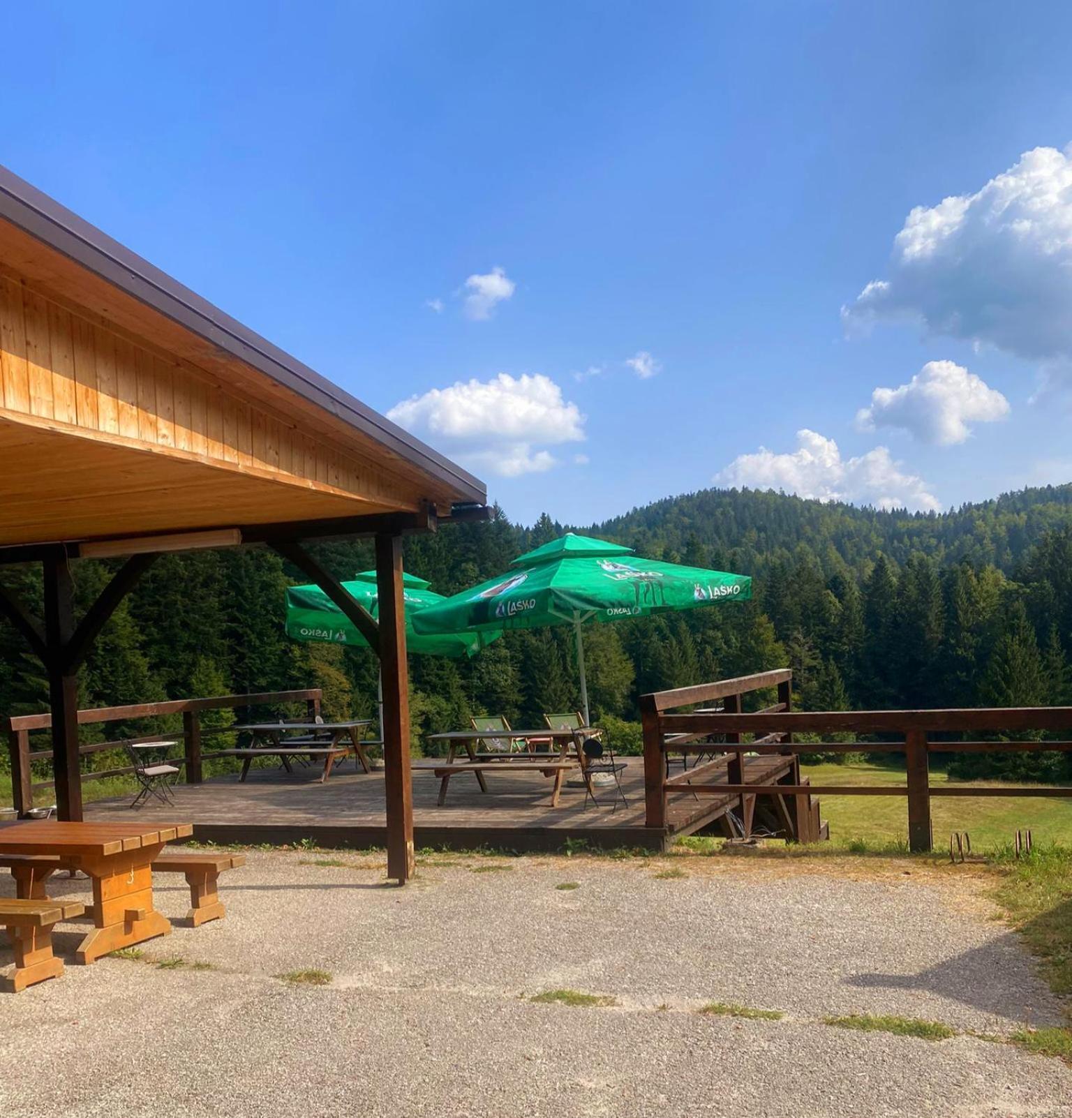 Planinski Dom Na Travni Gori Sodrazica Exteriér fotografie